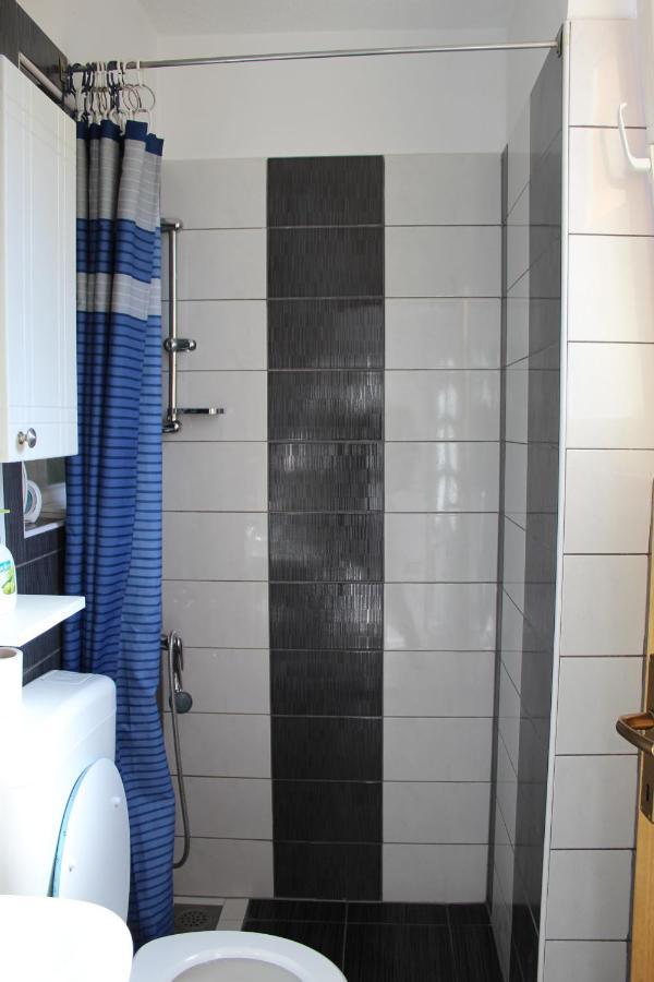 Studio Apartment Elsa Galižana Kültér fotó